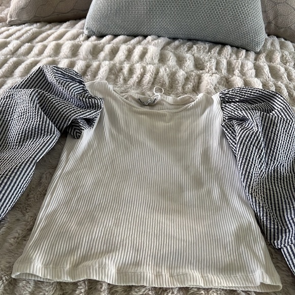 Zara puffy sleeve seersucker  sleeve shirt - Picture 2 of 5